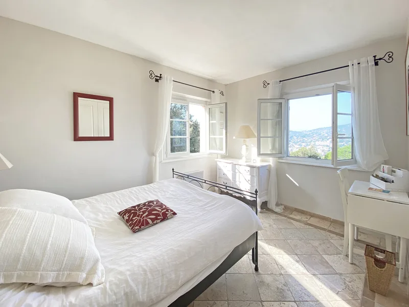 UNDER OFFER - VILLA WITH POOL, NICE NEIGHBOURHOOD
