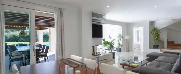 VILLA IN PRESTIGE ESTATE, WALKING BEACH
