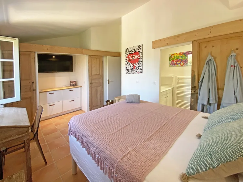 3 BEDROOM HOUSE, CITY CENTER