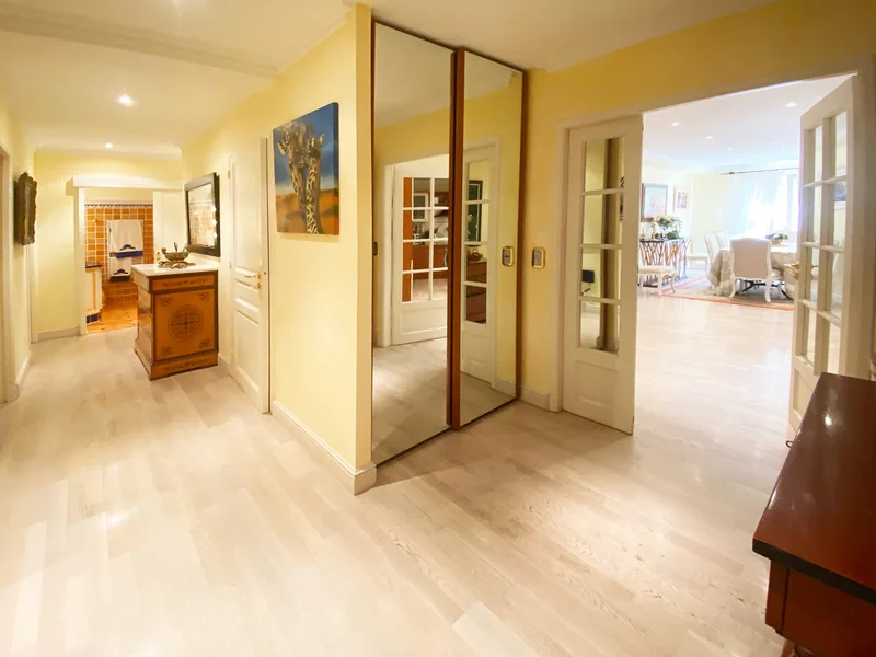STANDING WOHNUNG IM HERZEN VON ST TROPEZ