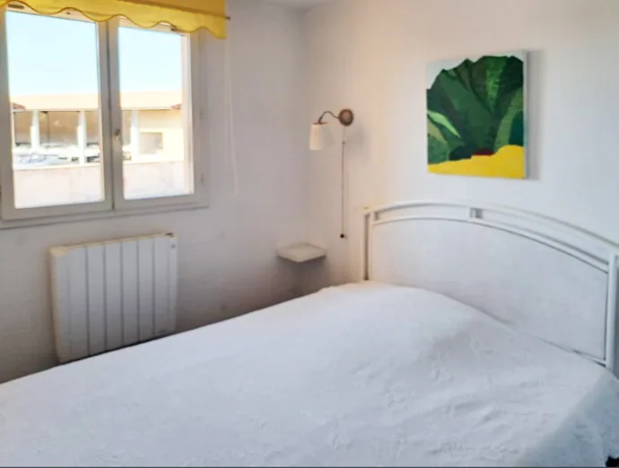 SOLD - PORT-COGOLIN, BEAUTIFUL 3 ROOMS ON THE MARINA