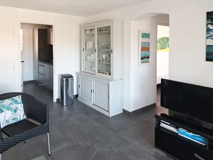SOLD - PORT-COGOLIN, BEAUTIFUL 3 ROOMS ON THE MARINA