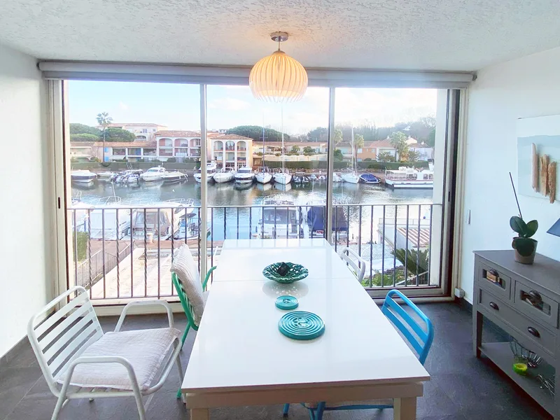 SOLD - PORT-COGOLIN, BEAUTIFUL 3 ROOMS ON THE MARINA