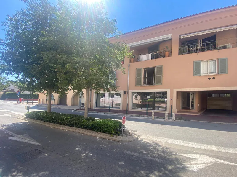 SOLD - RENOVATED FLAT, CENTRE OF SAINT-TROPEZ