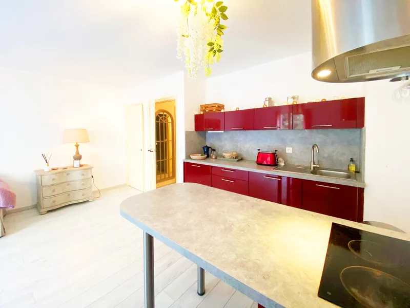 SOLD - RENOVATED FLAT, CENTRE OF SAINT-TROPEZ