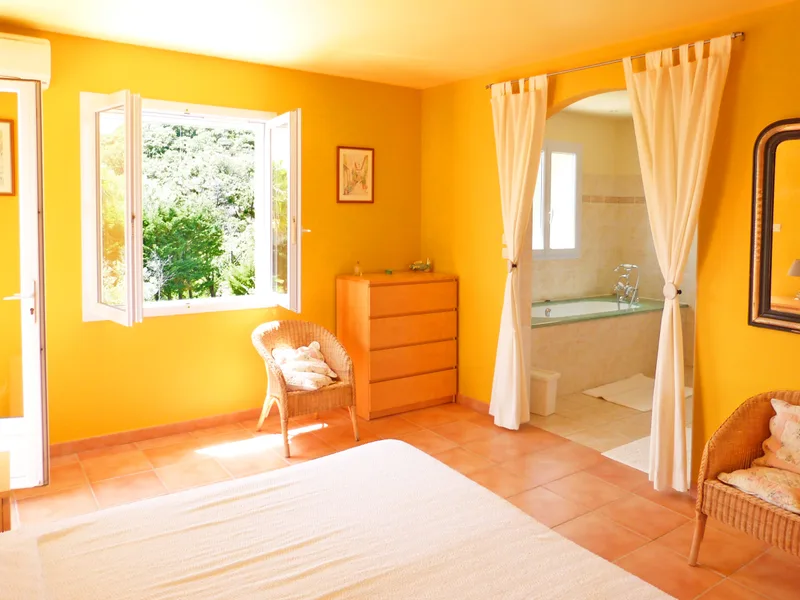SPACIOUS VILLA, POOL AND COUNTRYSIDE
