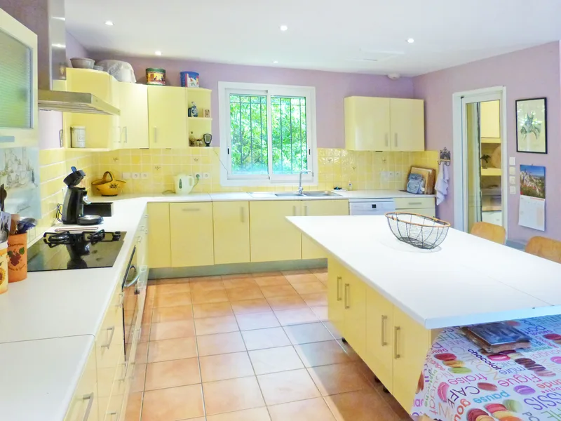 SPACIOUS VILLA, POOL AND COUNTRYSIDE