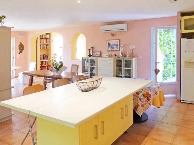 SPACIOUS VILLA, POOL AND COUNTRYSIDE