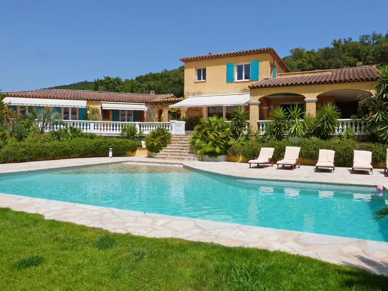 SPACIOUS VILLA, POOL AND COUNTRYSIDE