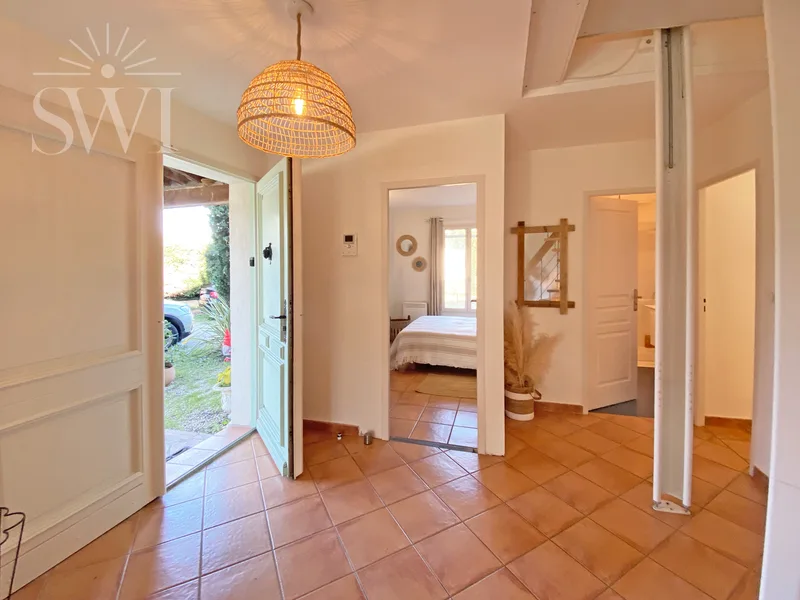CHARMING PROVENCAL HOUSE, SWIMMING POOL AND LARGE GARDEN