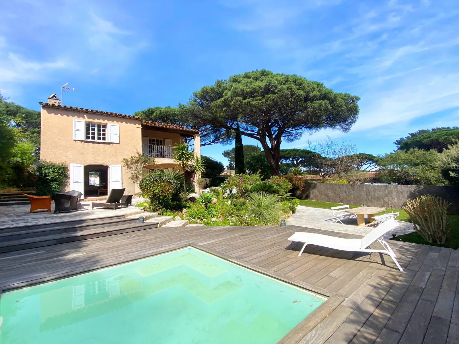 SOLD - CHARMING HOUSE BETWEEN SEA & NATURE