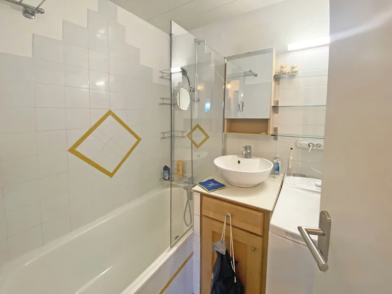 PORT COGOLIN - BEAUTIFUL RENOVATED APARTMENT, CANAL VIEW