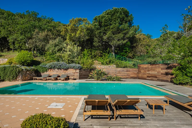 WUNDERSCHÖNES PROVENZALISCHES HAUS, HERVORRAGENDE AUSSTATTUNG, NATUR, POOL