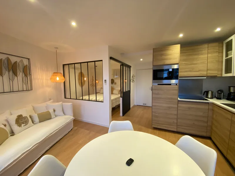 SOLD - FURNISHED APARTMENT WITH BALCONY AND MARINA VIEW – PARKING 