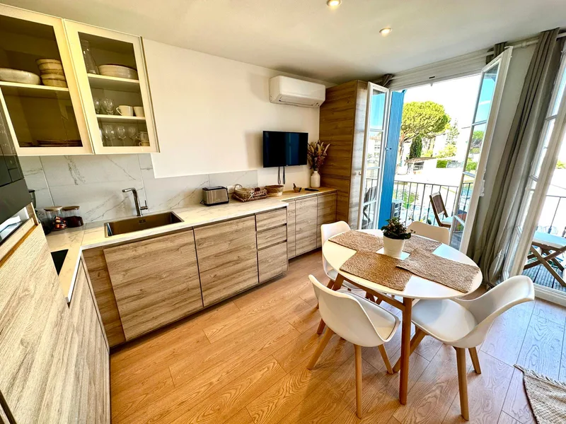 SOLD - FURNISHED APARTMENT WITH BALCONY AND MARINA VIEW – PARKING 