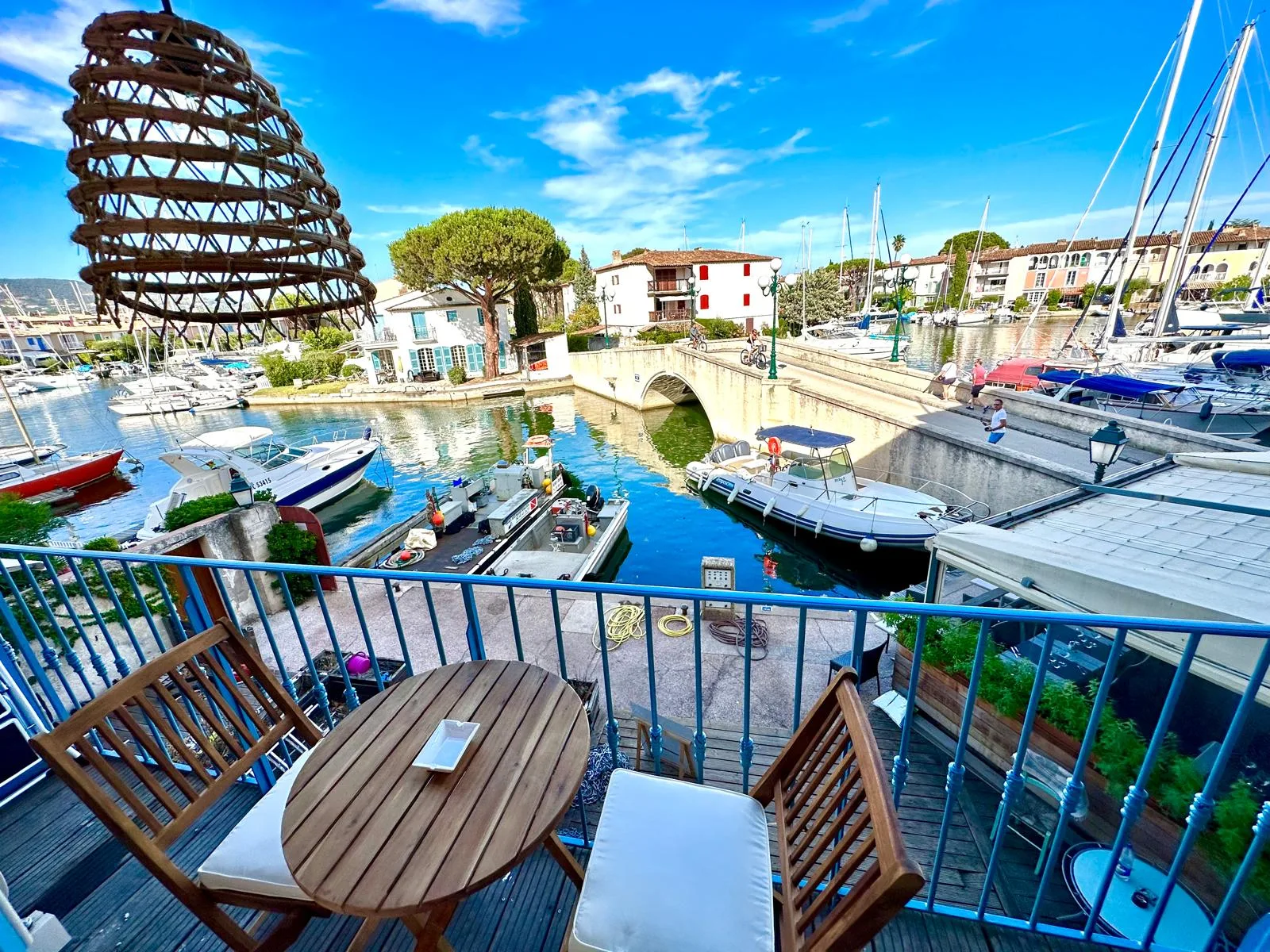 SOLD - FURNISHED APARTMENT WITH BALCONY AND MARINA VIEW – PARKING 