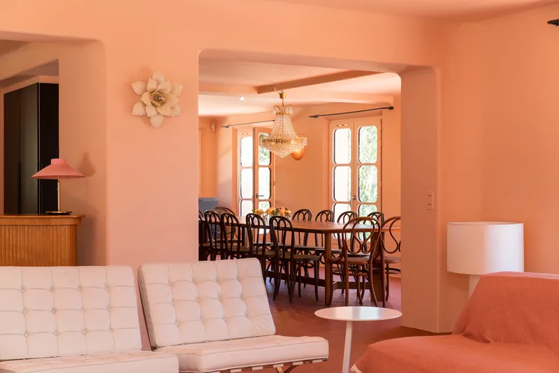 FOR WEEKLY RENT – LUXURY VILLA IN RAMATUELLE, CLOSE TO THE VILLAGE AND PAMPELONNE BEACHES – SLEEPS 12