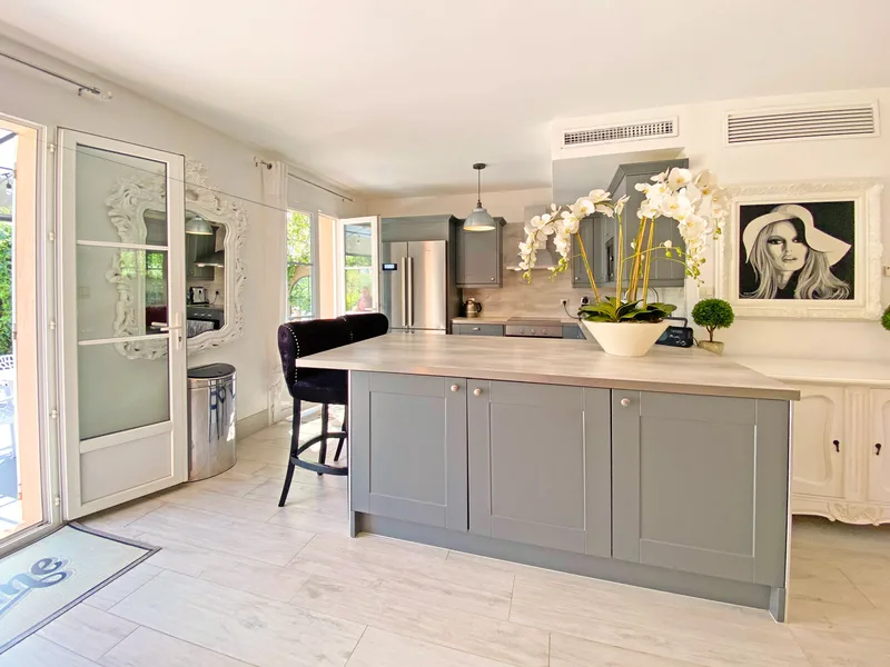 SOLD - HOUSE IN A QUIET LOCATION WITH QUALITY FEATURES