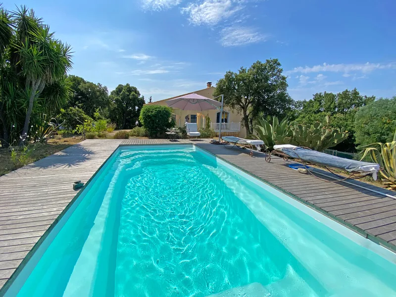  HOUSE WITH POTENTIAL, SEA VIEWS AND EQUESTRIAN FACILITIES