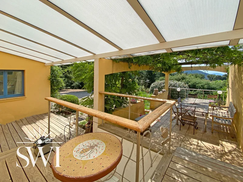  HOUSE WITH POTENTIAL, SEA VIEWS AND EQUESTRIAN FACILITIES