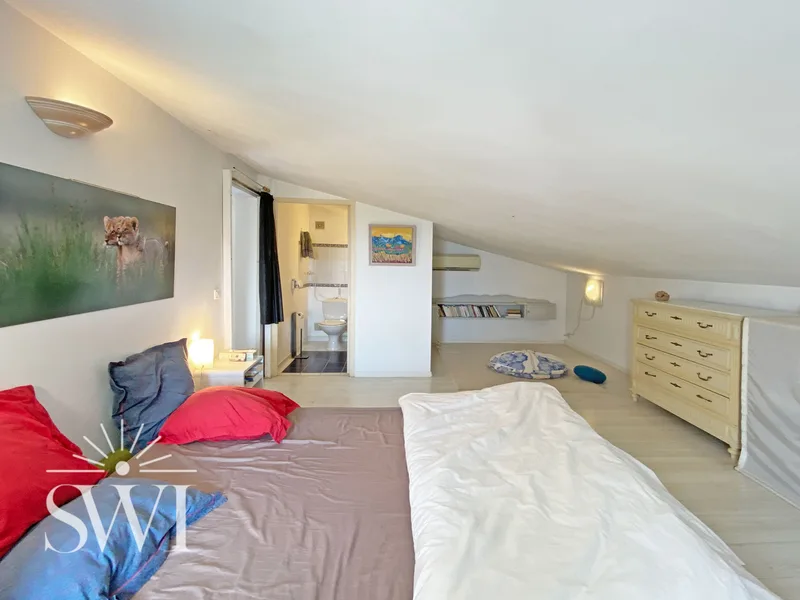  HOUSE WITH POTENTIAL, SEA VIEWS AND EQUESTRIAN FACILITIES