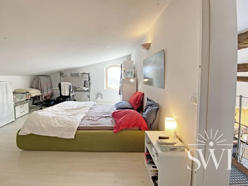  HOUSE WITH POTENTIAL, SEA VIEWS AND EQUESTRIAN FACILITIES