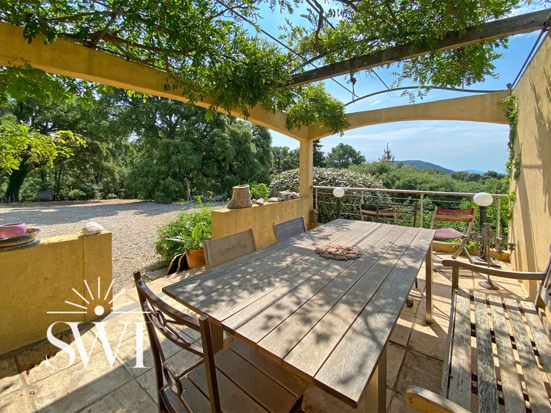  HOUSE WITH POTENTIAL, SEA VIEWS AND EQUESTRIAN FACILITIES