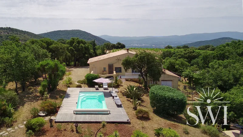  HOUSE WITH POTENTIAL, SEA VIEWS AND EQUESTRIAN FACILITIES