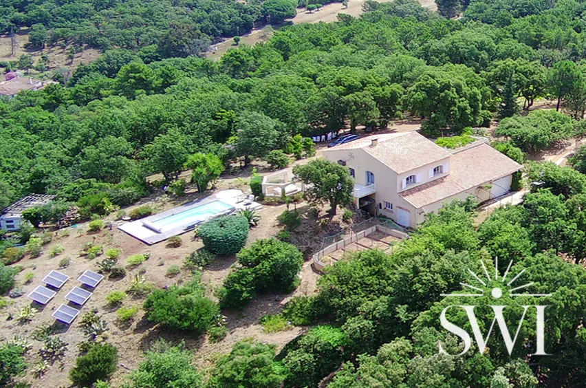  HOUSE WITH POTENTIAL, SEA VIEWS AND EQUESTRIAN FACILITIES