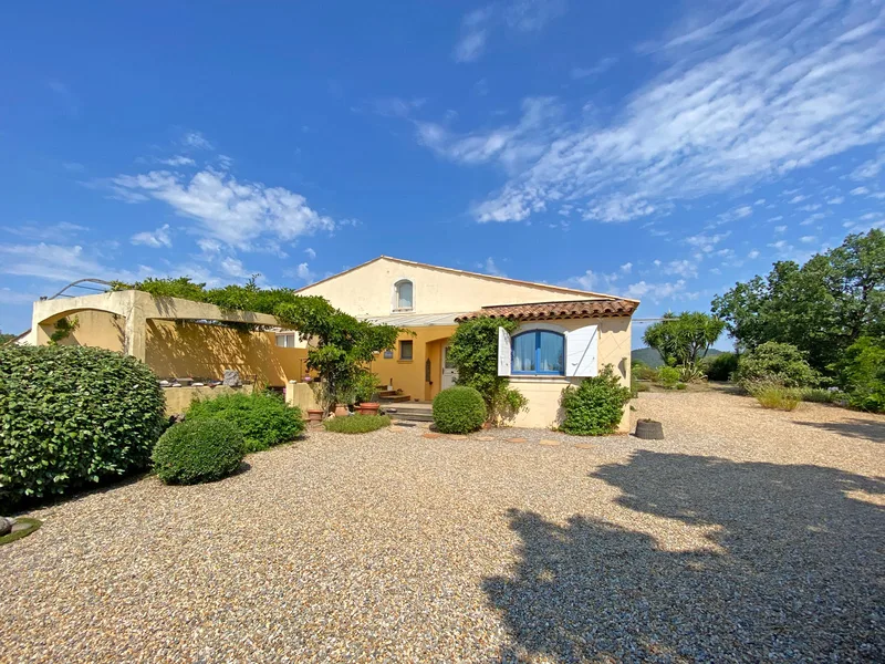  HOUSE WITH POTENTIAL, SEA VIEWS AND EQUESTRIAN FACILITIES