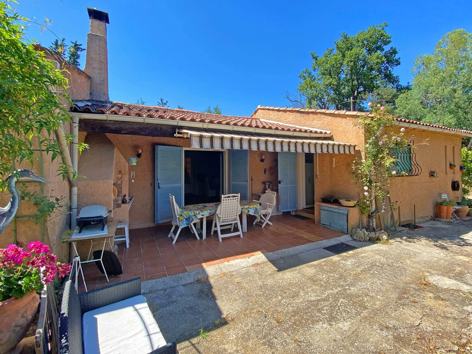 HOUSE TO RENOVATE, POOL, COUNTRYSIDE