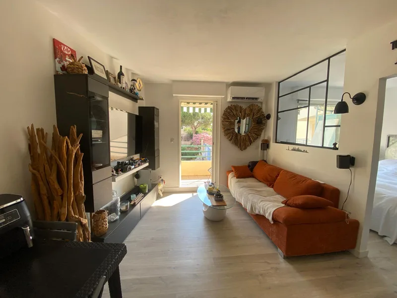 CHARMING APARTMENT WITH BALCONY - CAVALAIRE CENTRE