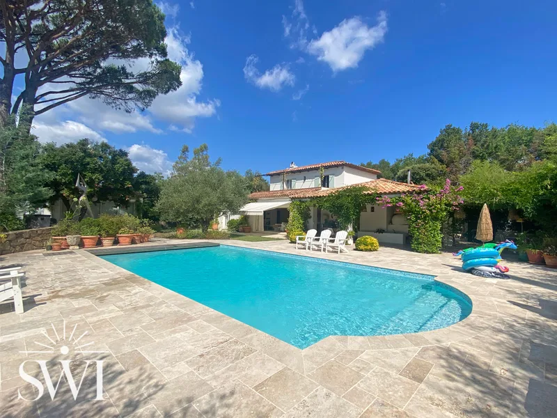 HIGH-QUALITY VILLA WITH HEATED POOL – GULF OF SAINT-TROPEZ