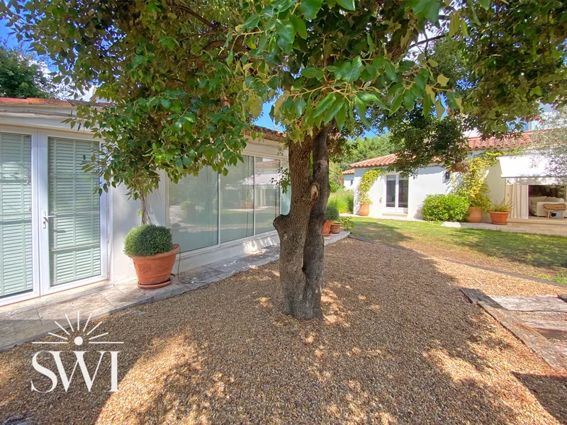 HIGH-QUALITY VILLA WITH HEATED POOL – GULF OF SAINT-TROPEZ