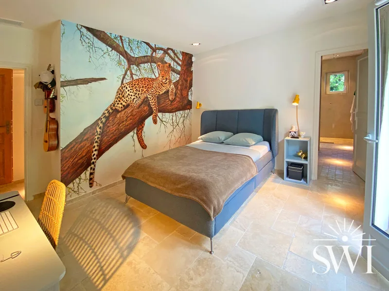 HIGH-QUALITY VILLA WITH HEATED POOL – GULF OF SAINT-TROPEZ