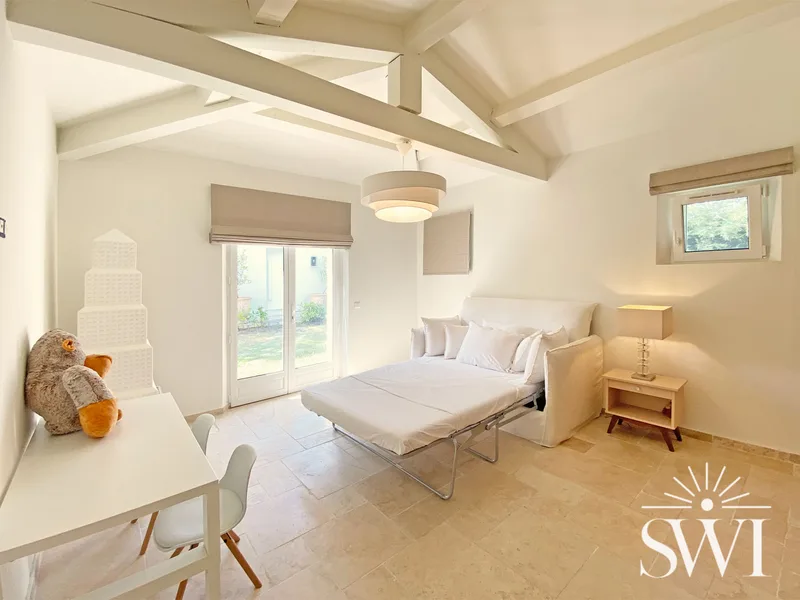 HIGH-QUALITY VILLA WITH HEATED POOL – GULF OF SAINT-TROPEZ