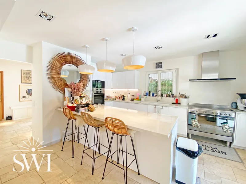 HIGH-QUALITY VILLA WITH HEATED POOL – GULF OF SAINT-TROPEZ