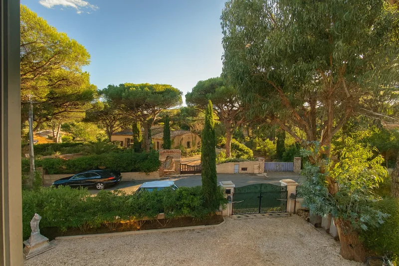HOUSE IN A QUIET AREA - WALKING DISTANCE TO LA NARTELLE BEACH