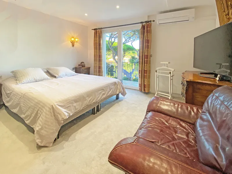 HOUSE IN A QUIET AREA - WALKING DISTANCE TO LA NARTELLE BEACH