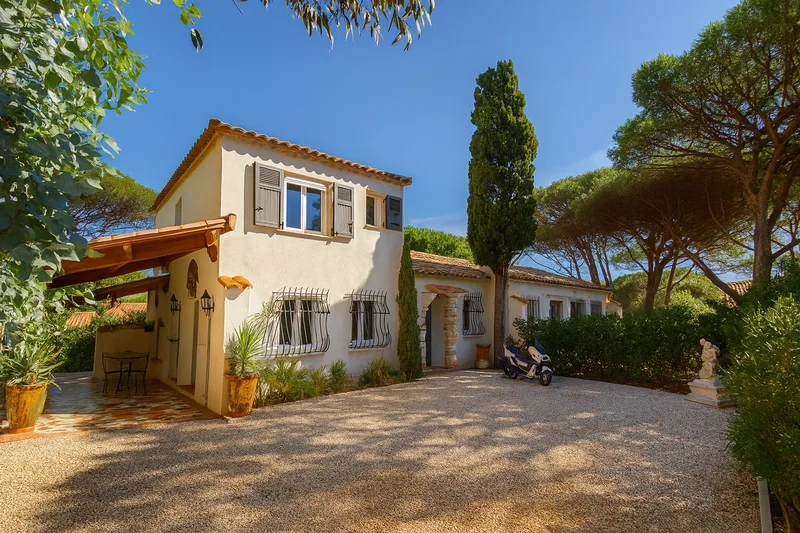 HOUSE IN A QUIET AREA - WALKING DISTANCE TO LA NARTELLE BEACH