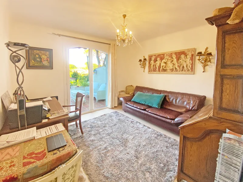 HOUSE IN A QUIET AREA - WALKING DISTANCE TO LA NARTELLE BEACH