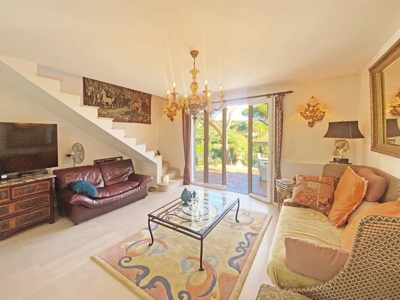 HOUSE IN A QUIET AREA - WALKING DISTANCE TO LA NARTELLE BEACH