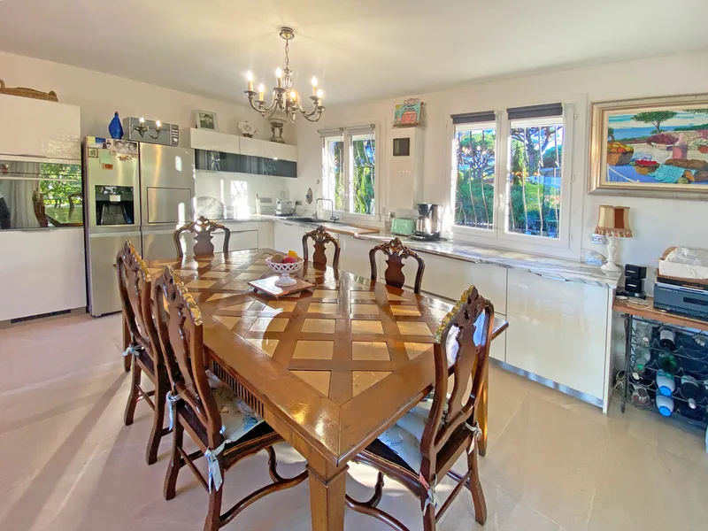 HOUSE IN A QUIET AREA - WALKING DISTANCE TO LA NARTELLE BEACH