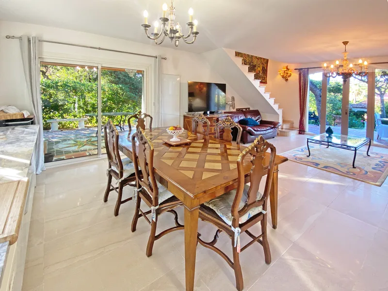 HOUSE IN A QUIET AREA - WALKING DISTANCE TO LA NARTELLE BEACH