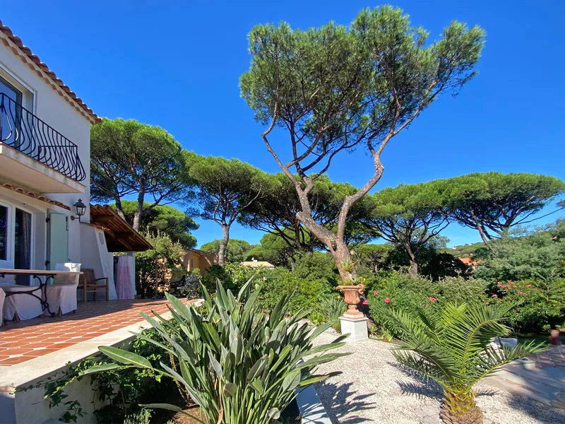 HOUSE IN A QUIET AREA - WALKING DISTANCE TO LA NARTELLE BEACH