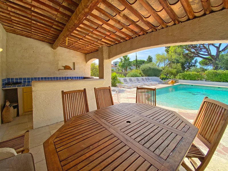 EXCLUSIVE LISTING – PROVENÇAL BASTIDE IN GRIMAUD, NEAR THE BEACH