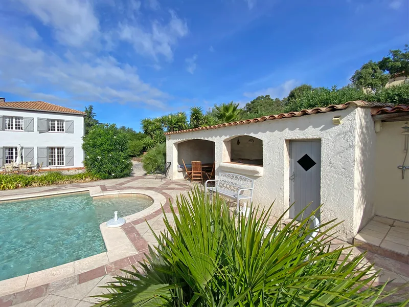 EXCLUSIVE LISTING – PROVENÇAL BASTIDE IN GRIMAUD, NEAR THE BEACH