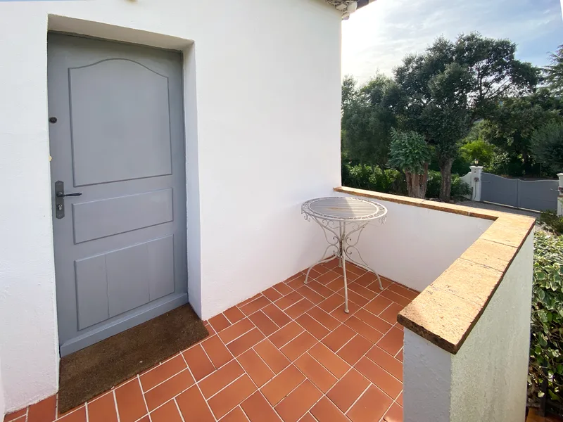 EXCLUSIVE LISTING – PROVENÇAL BASTIDE IN GRIMAUD, NEAR THE BEACH