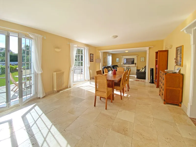 EXCLUSIVE LISTING – PROVENÇAL BASTIDE IN GRIMAUD, NEAR THE BEACH