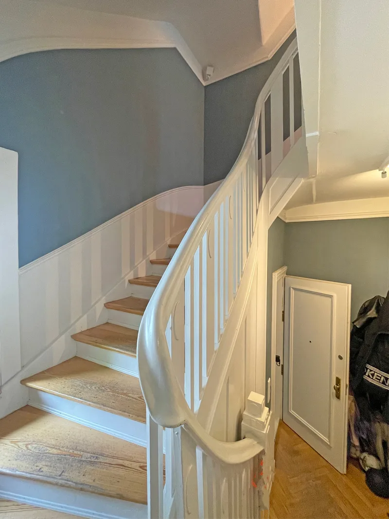 Stylish town villa facing south – prime location with charm